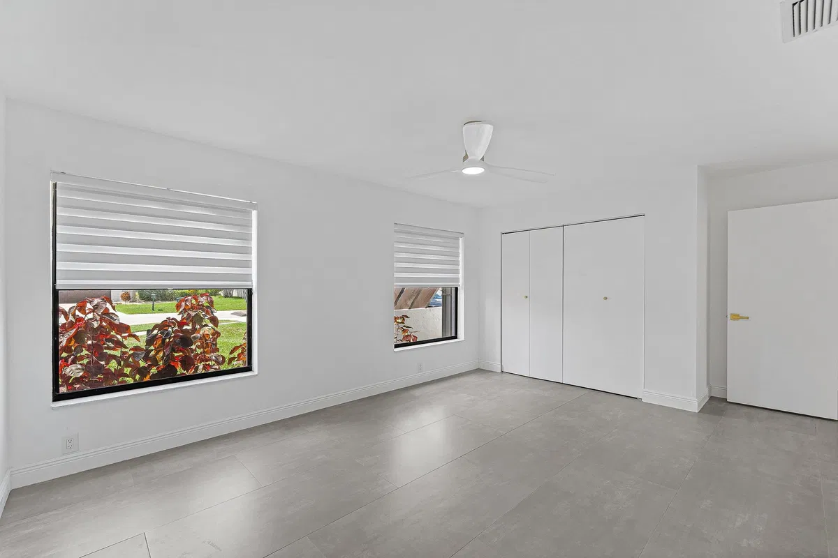 Residence photo 16