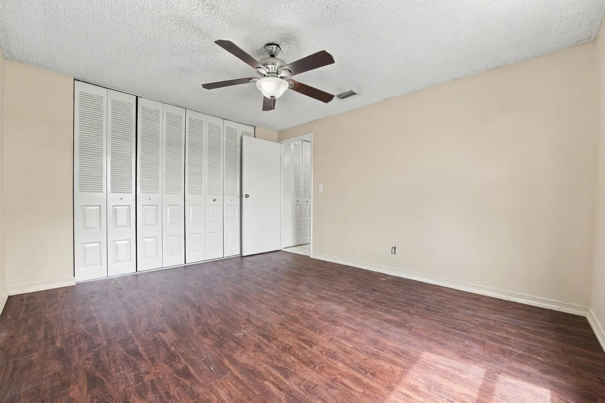 Residence photo 22