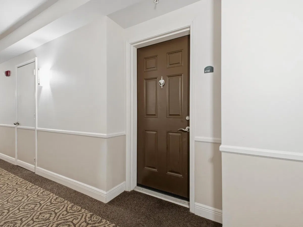 610 Clematis Unit 416 photo 4