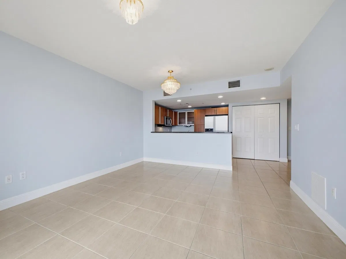 610 Clematis Unit 416 photo 16