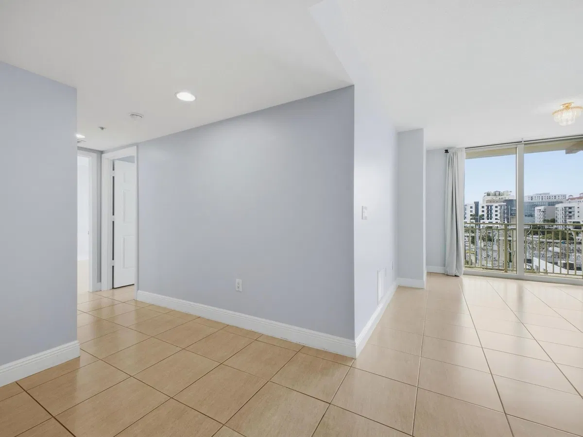 610 Clematis Unit 416 photo 19
