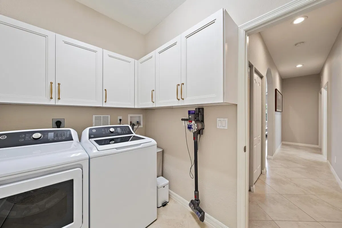 Residence photo 22