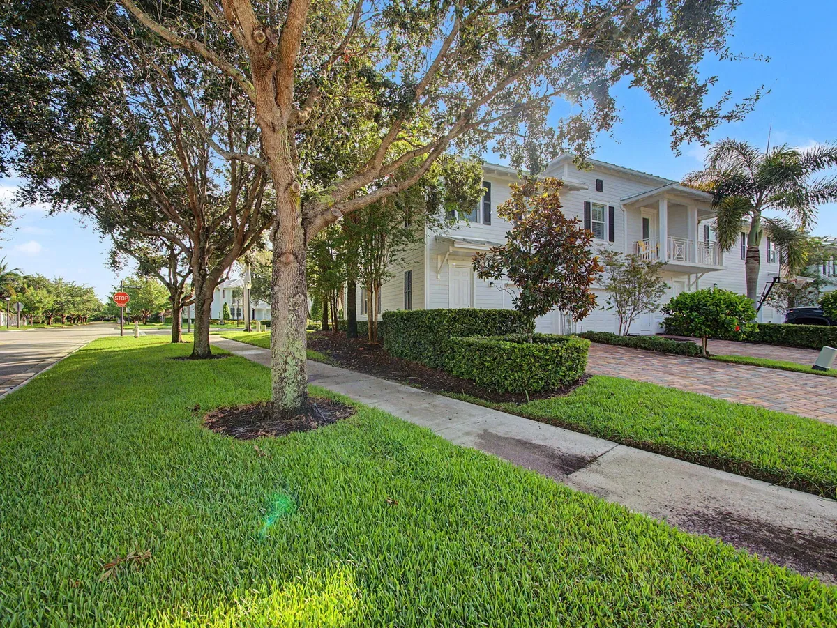 Residence photo 4
