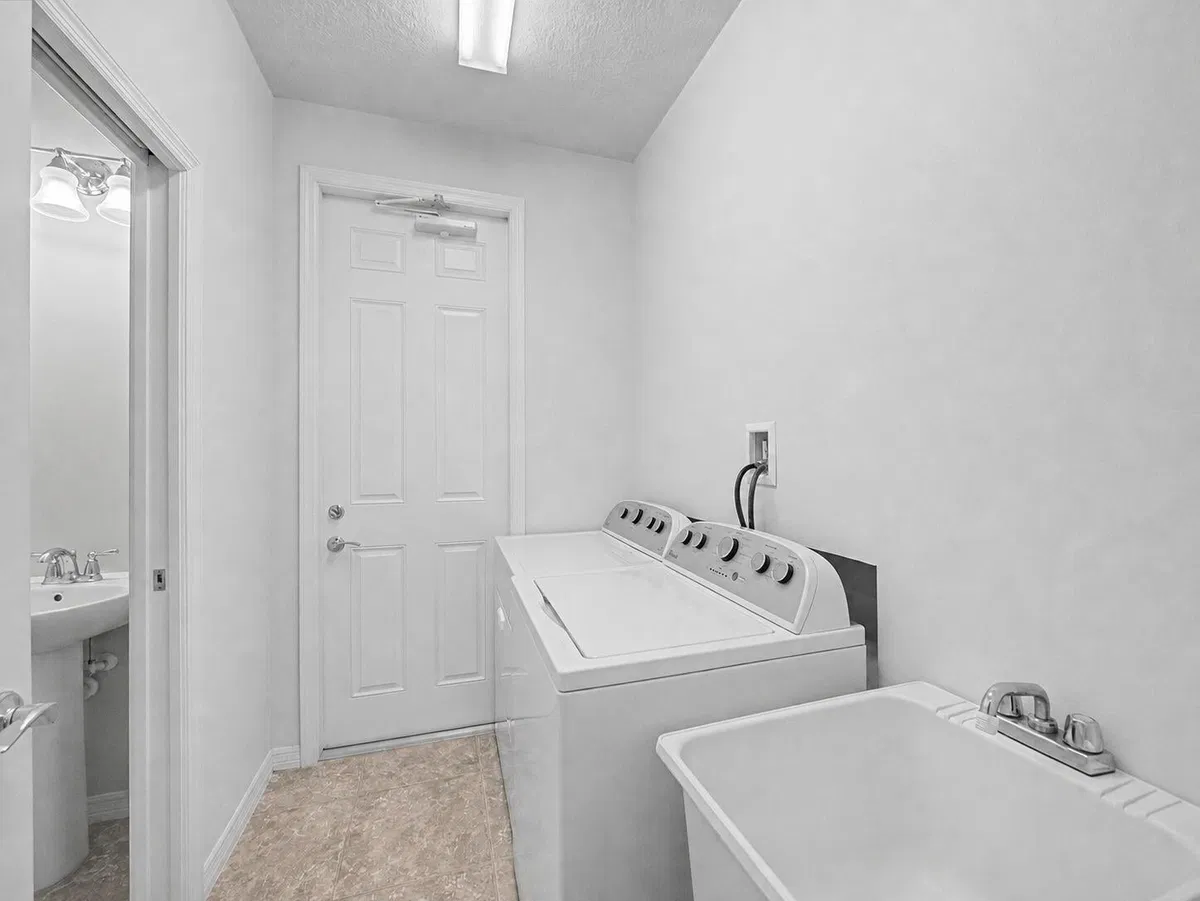 Residence photo 19