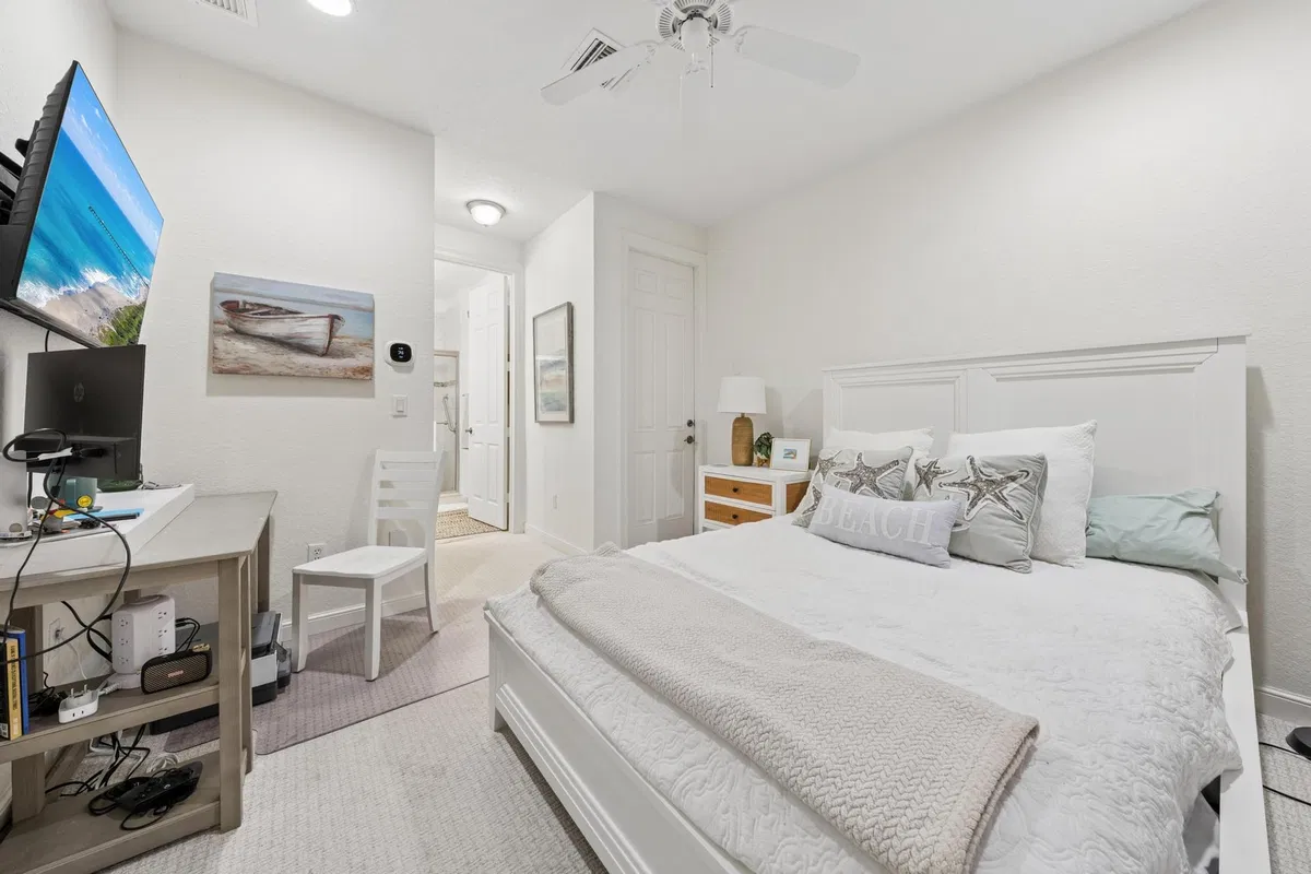 Residence photo 25