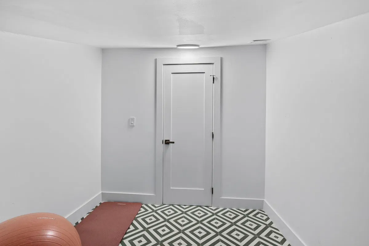 Unit 1 photo 46