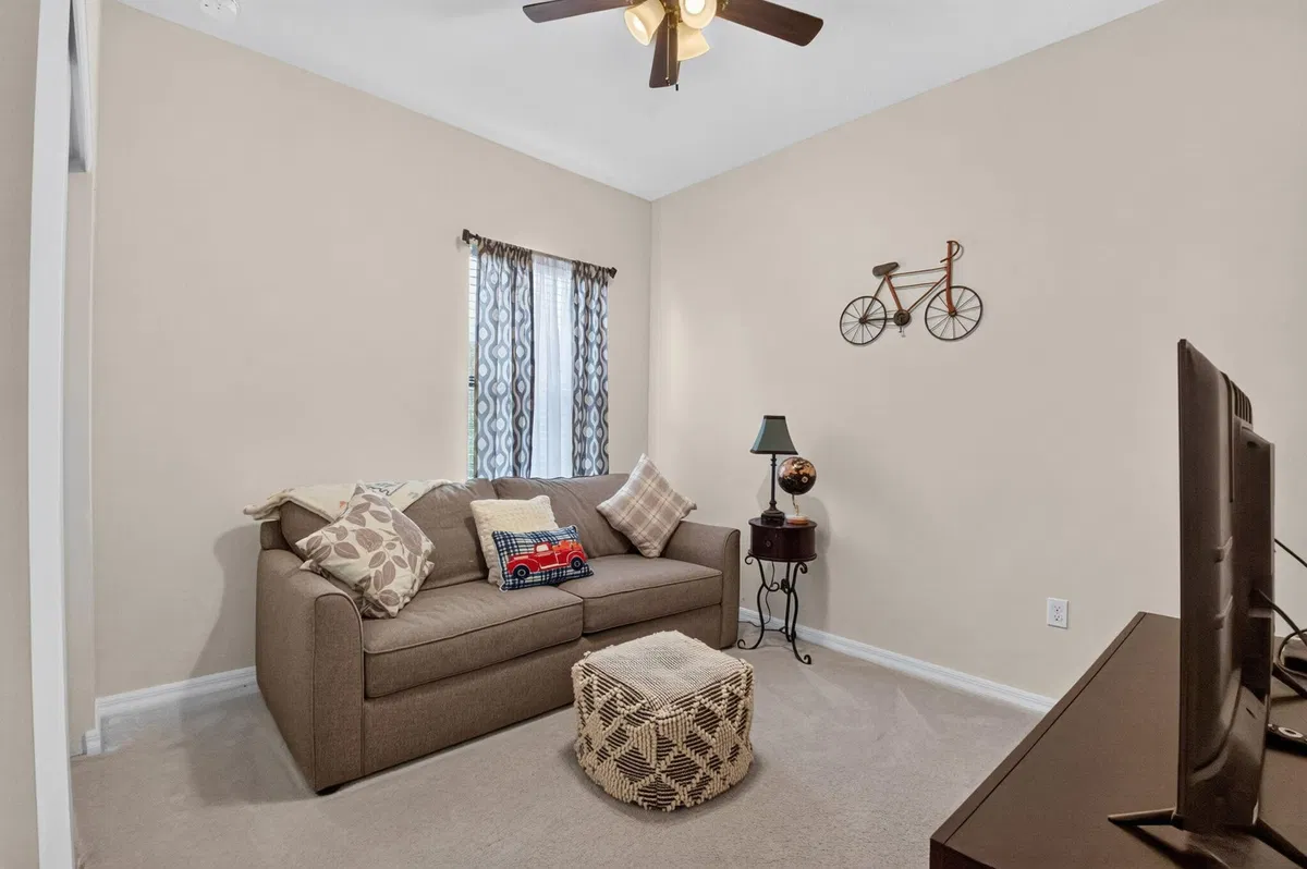 Residence photo 25