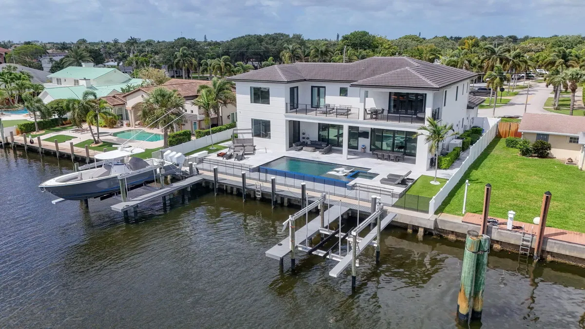 Village of North Palm Beach Residence
