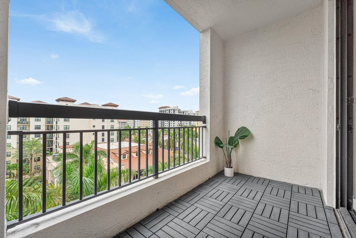 233 S Federal Boca Unit 605 photo 19