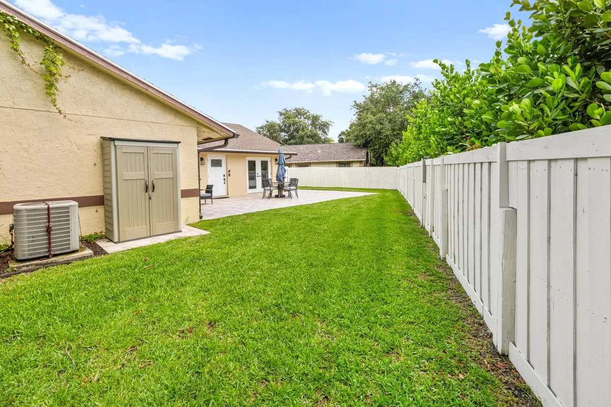 Residence photo 19