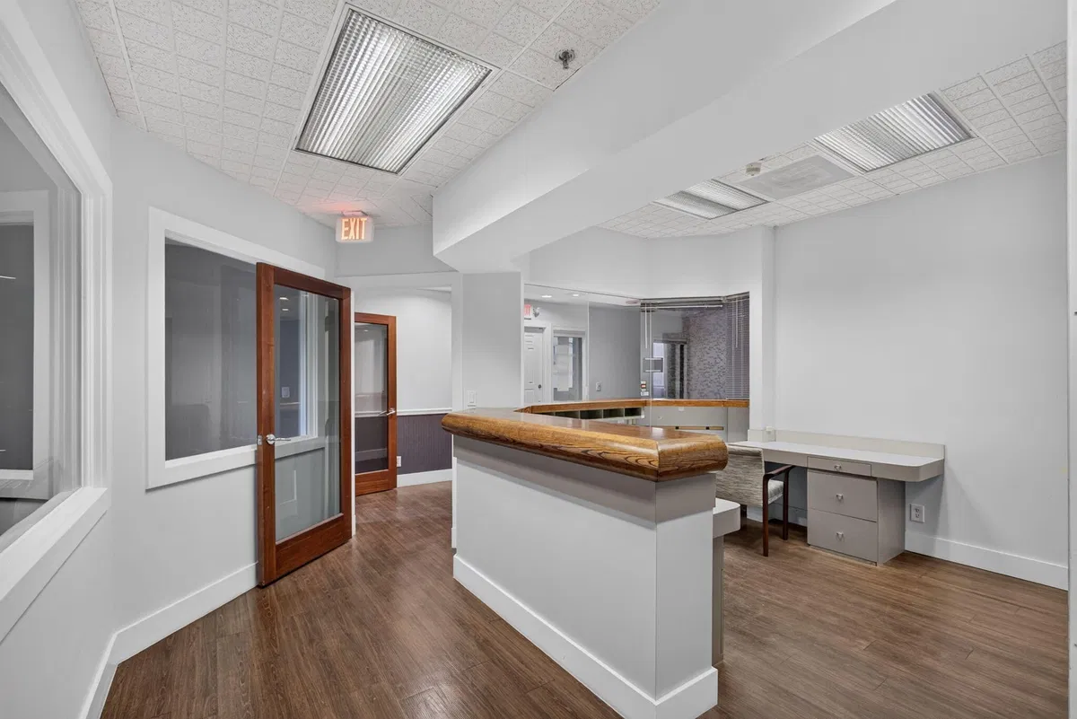 Unit 205 photo 7