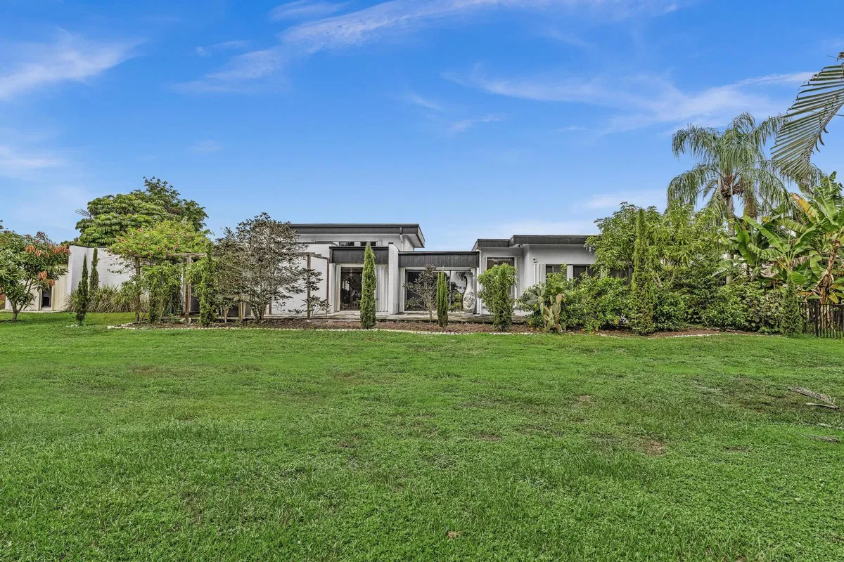 Residence photo 4