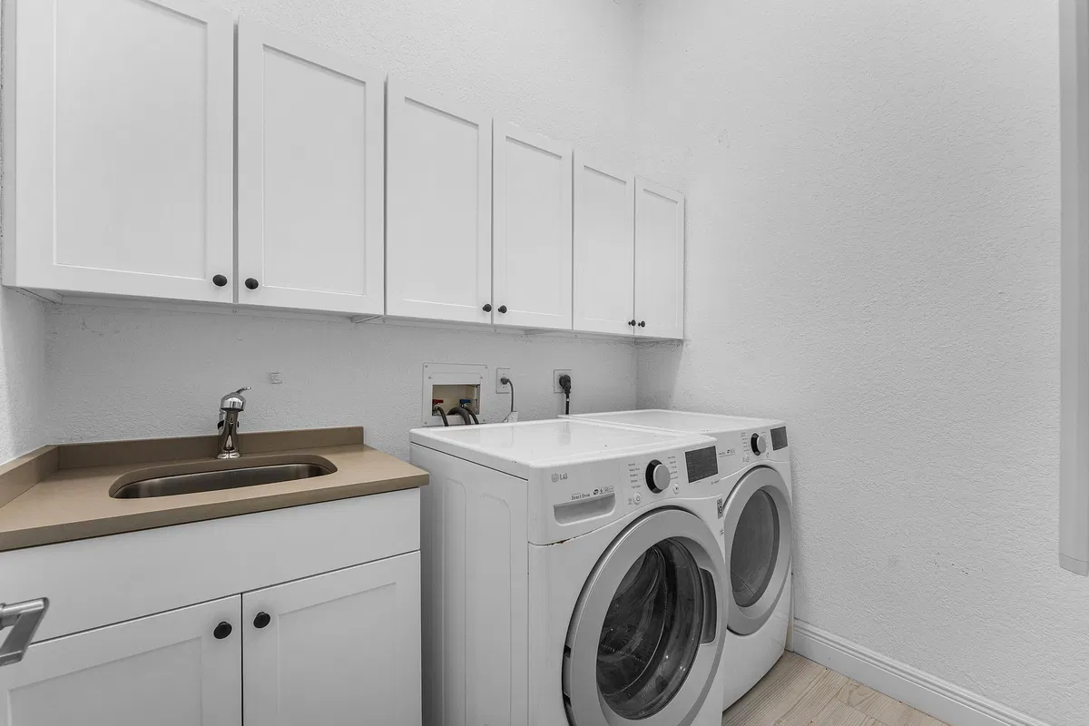 Residence photo 49