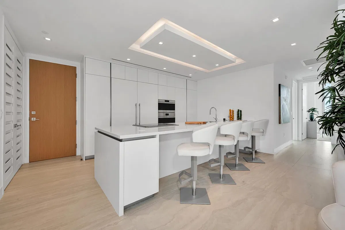 Alba Palm Beach Unit 1804 photo 7