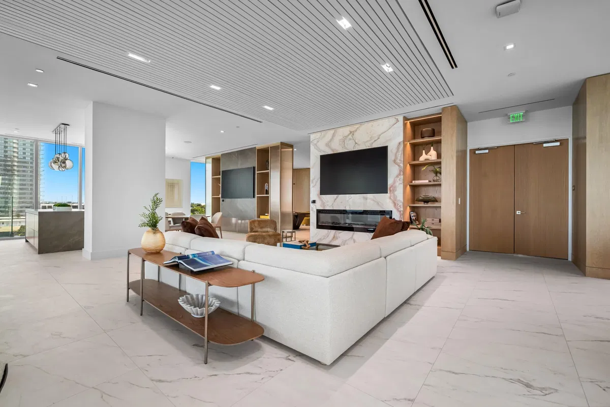 Alba Palm Beach Unit 1804 photo 37