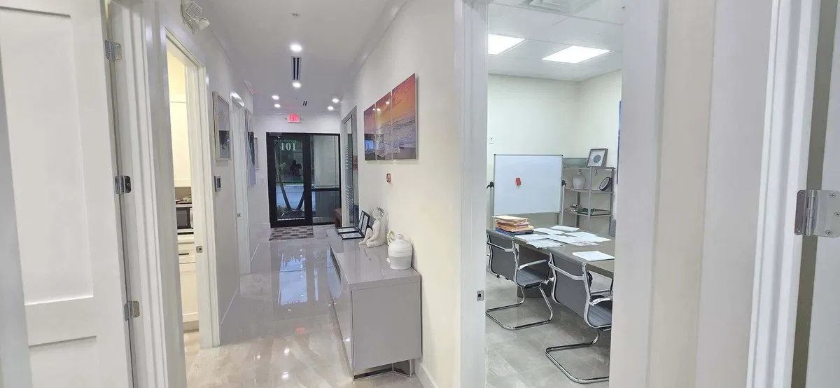 Unit 101 photo 22