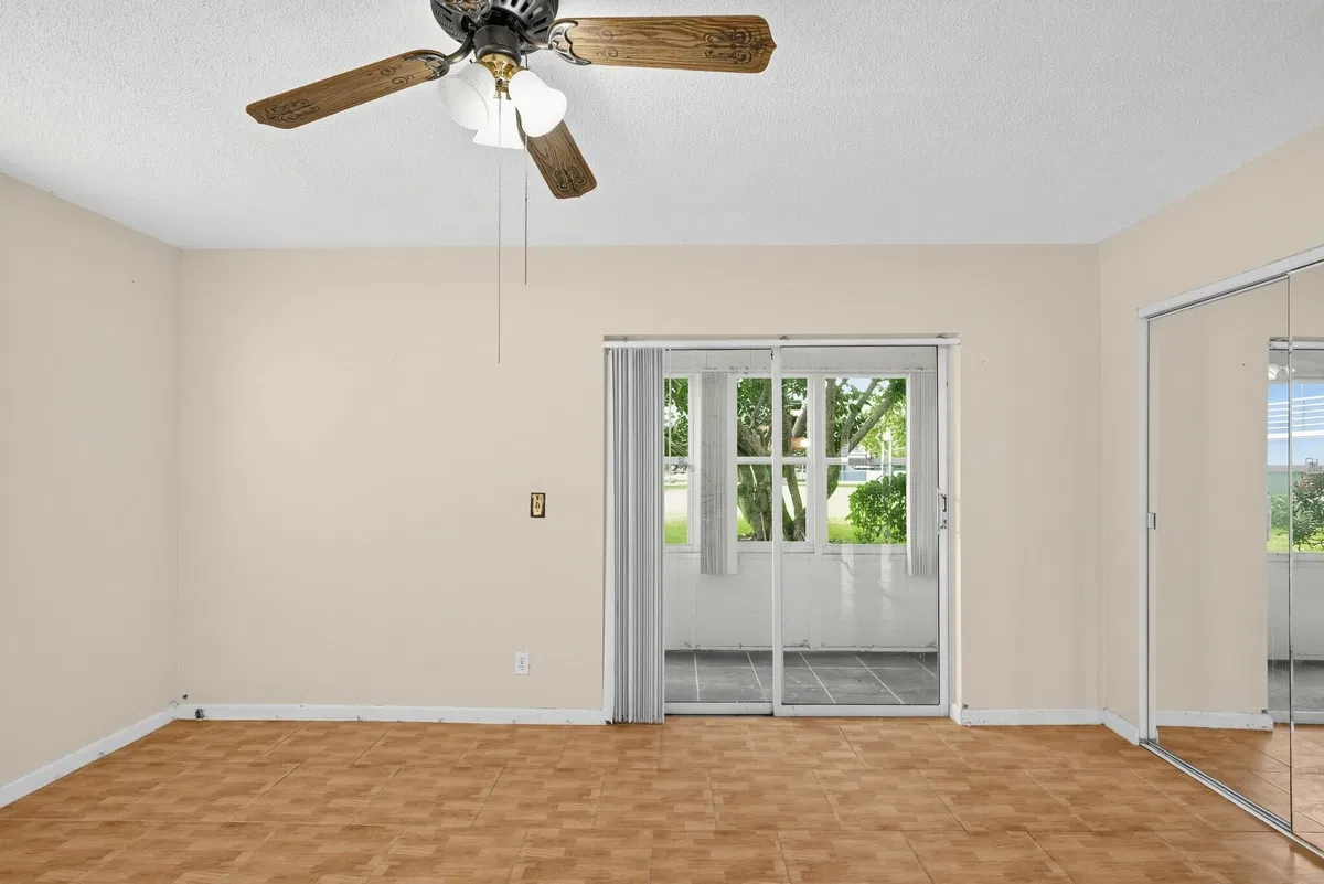 Residence photo 19