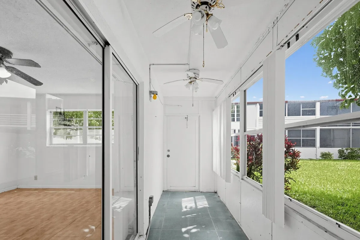 Residence photo 31