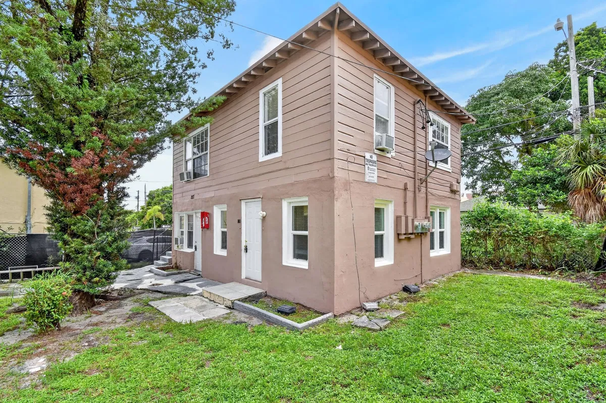 Residence photo 10