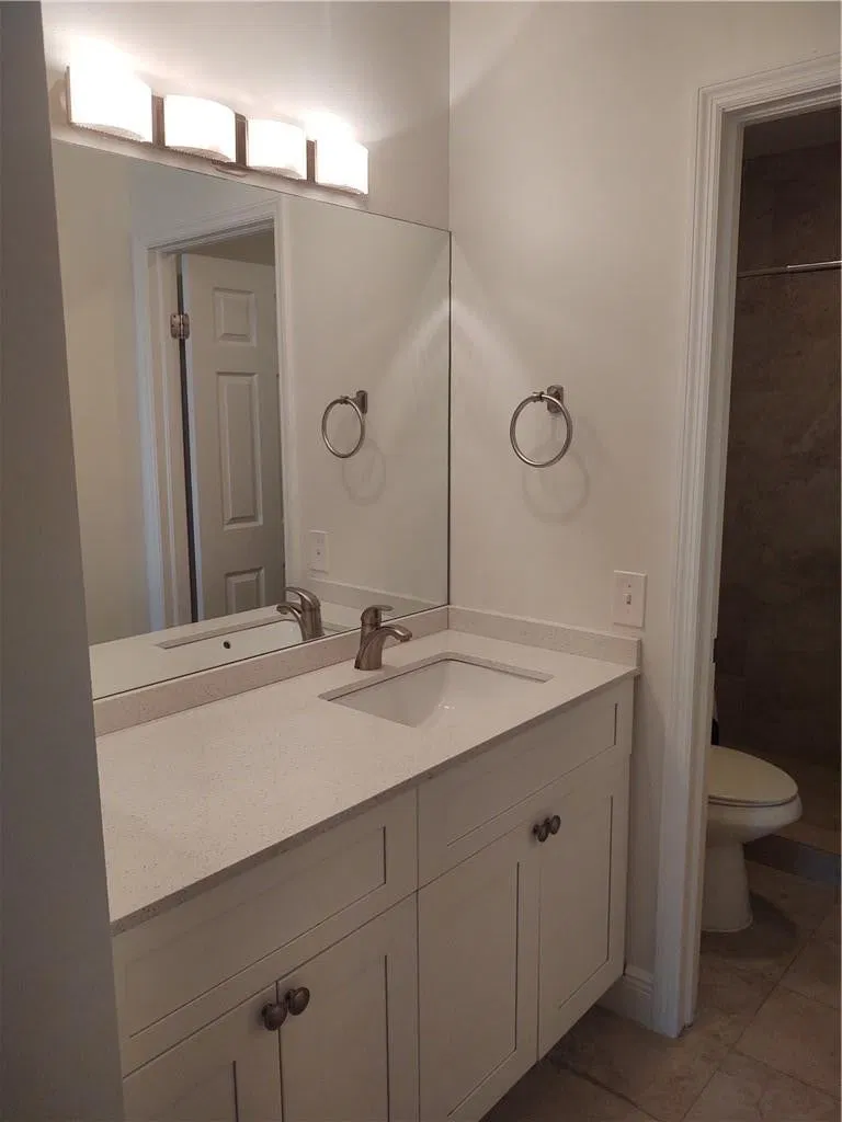 Unit 205 photo 7