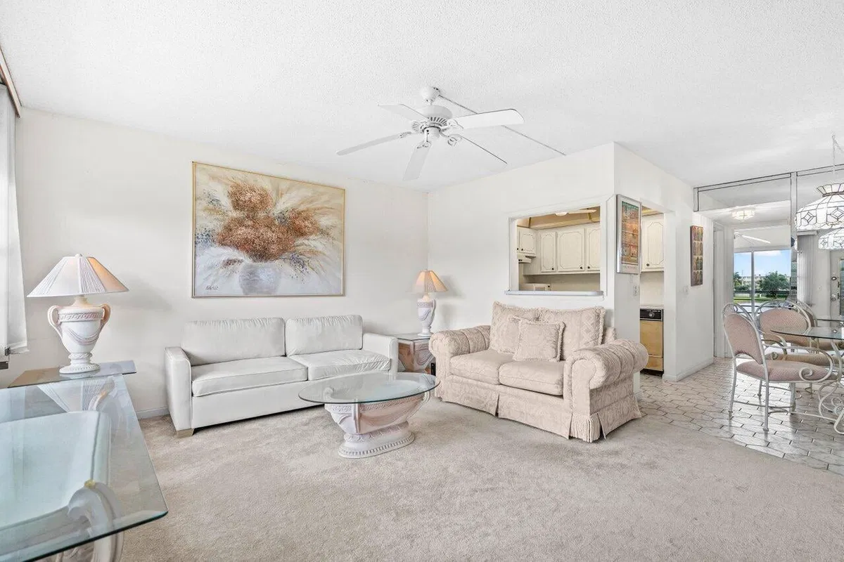 Residence photo 13