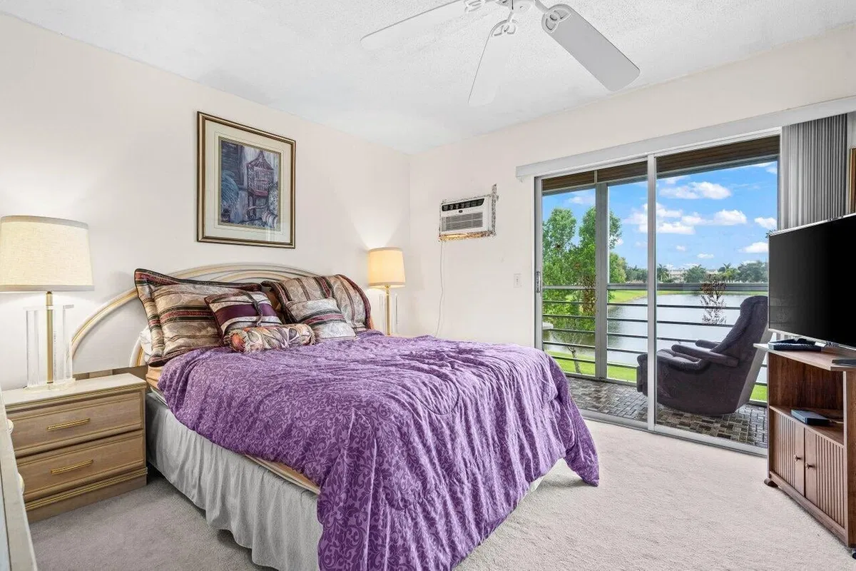 Residence photo 16