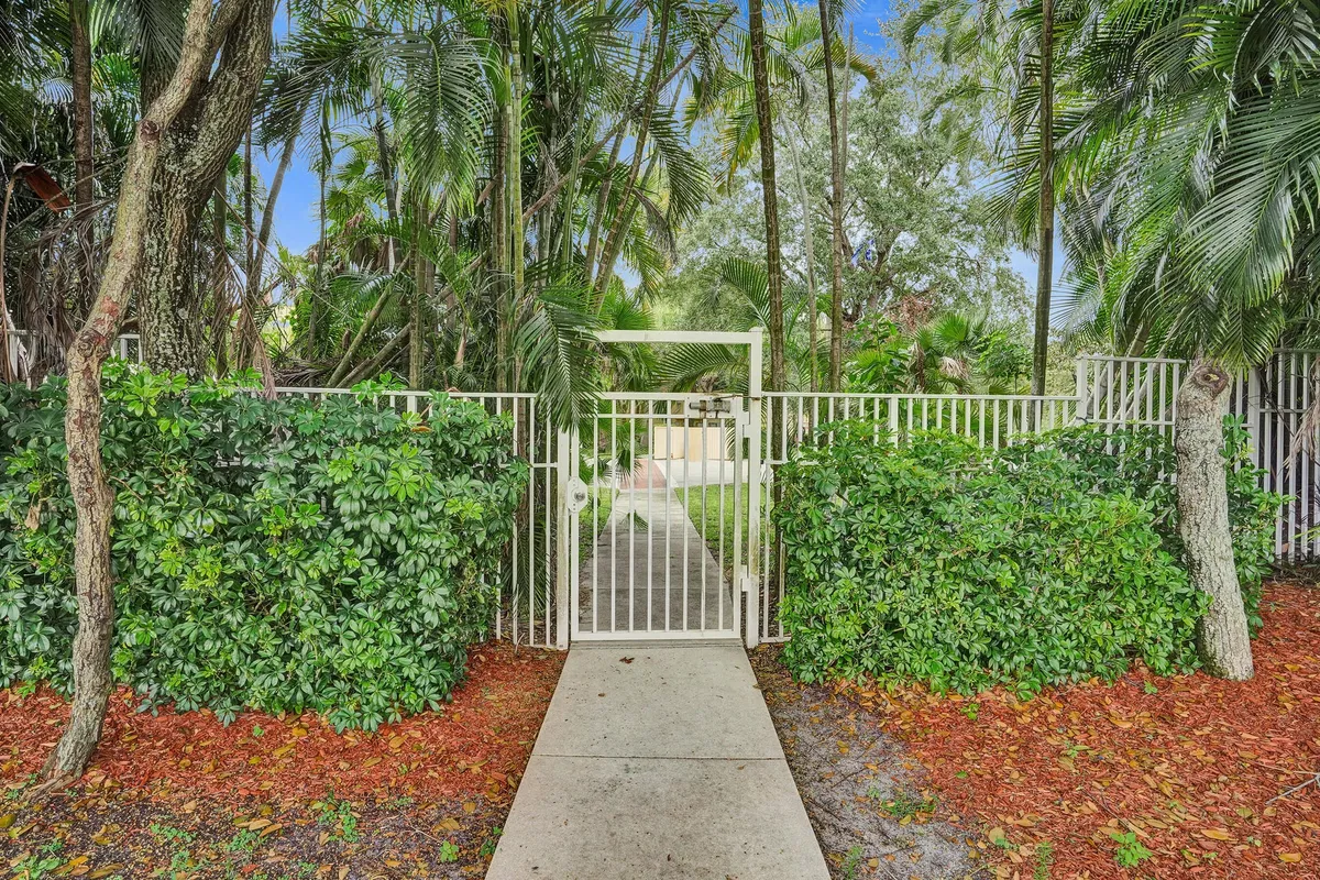 Residence photo 85