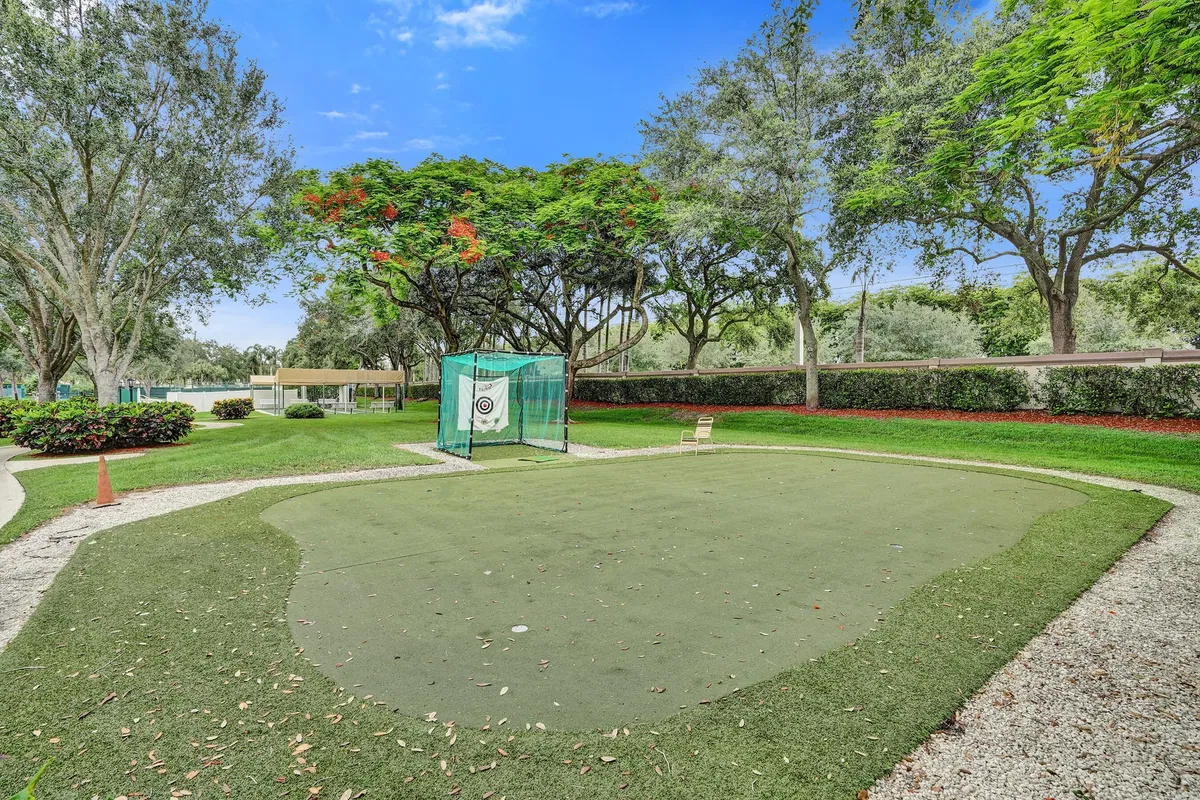 Residence photo 94