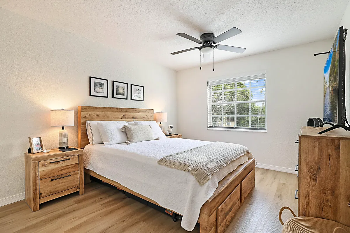  Unit 205 photo 16