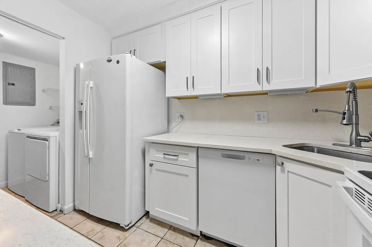Unit C-1 photo 10