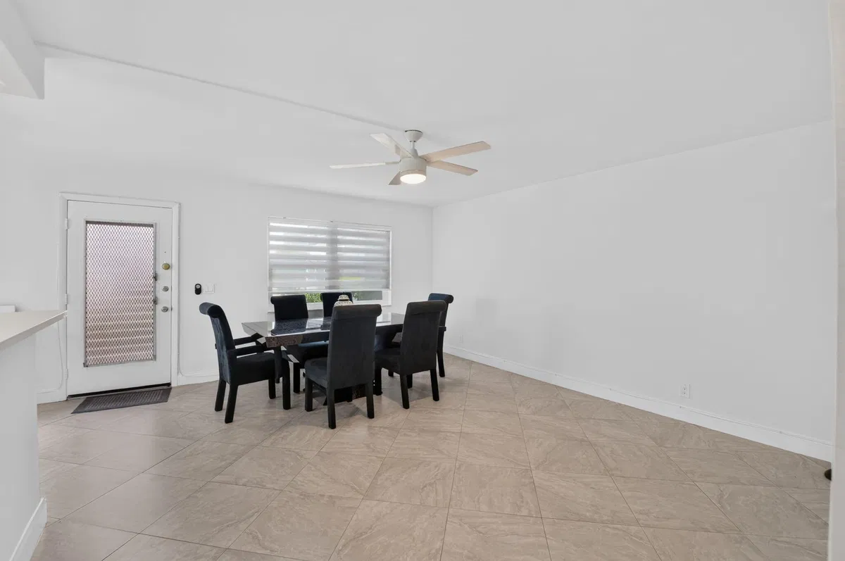 Residence photo 4