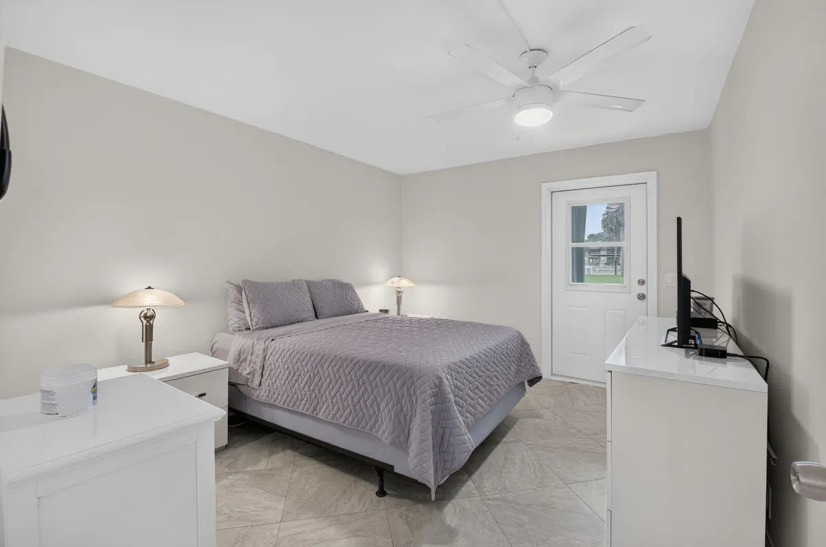 Residence photo 16
