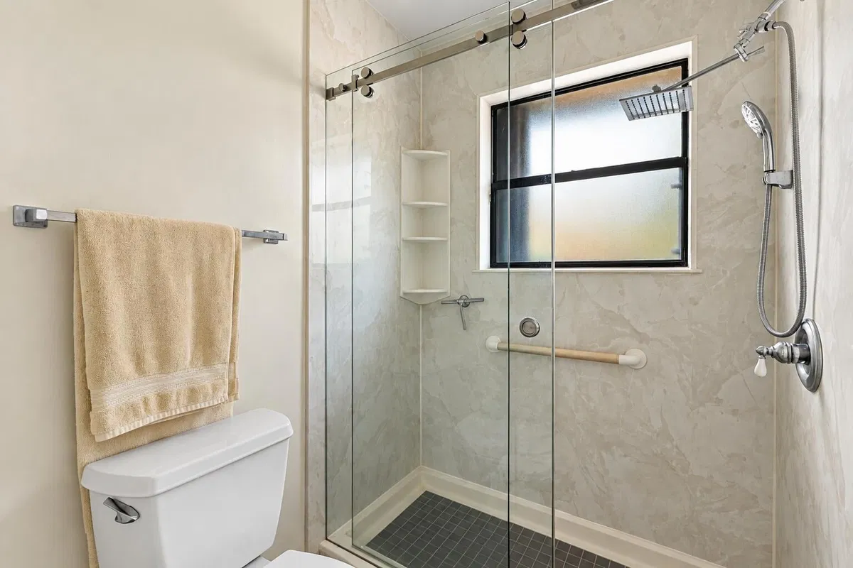  Unit 459 photo 13