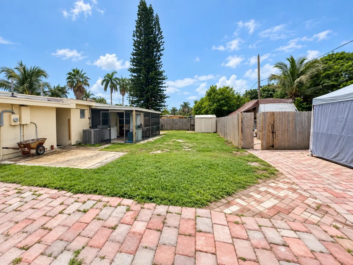 Residence photo 19