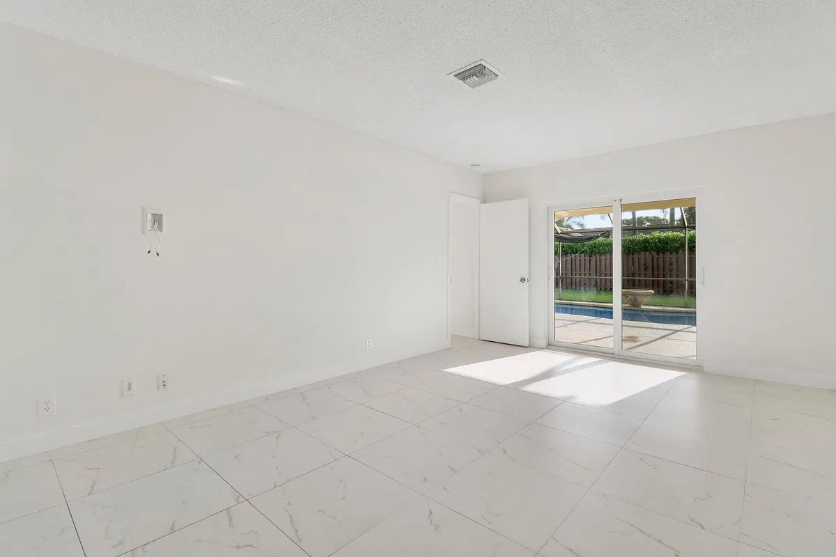 Residence photo 19