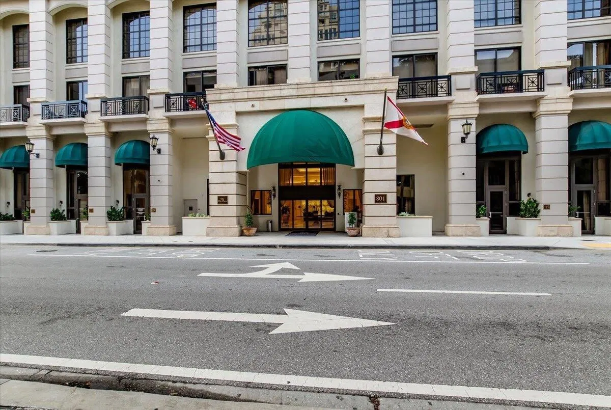 One City Plaza Unit 118 photo 10