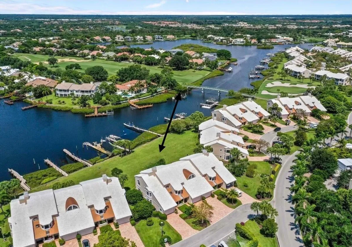 Admirals Cove Residence photo 40
