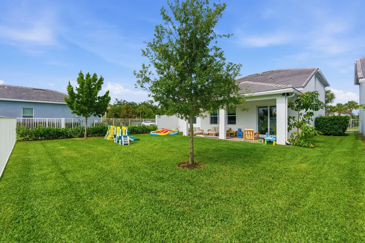 Residence photo 37