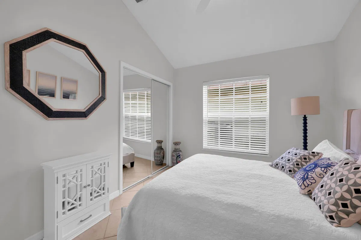 Residence photo 16