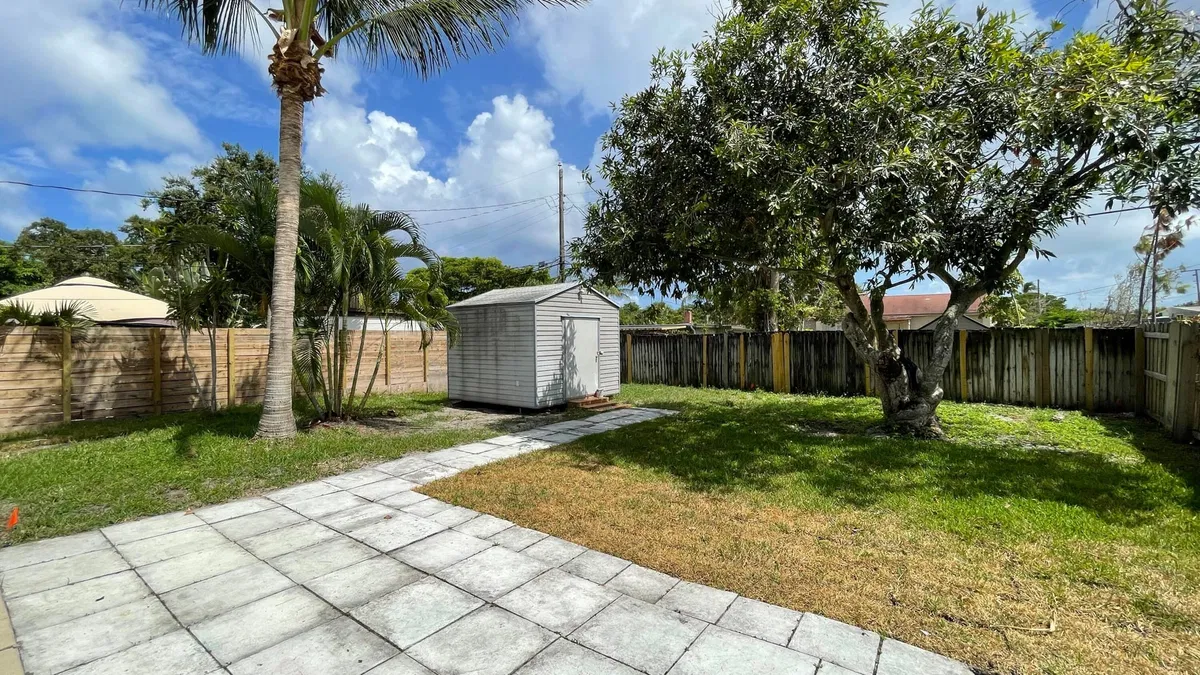 Residence photo 4