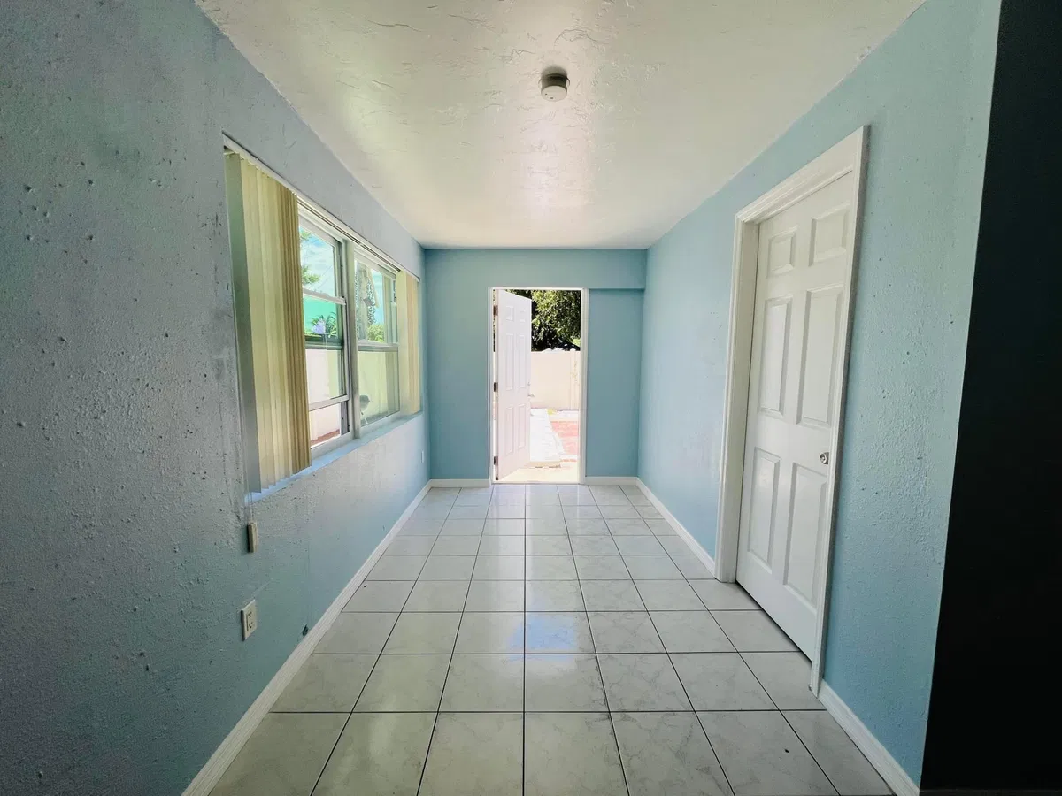  Unit C photo 7