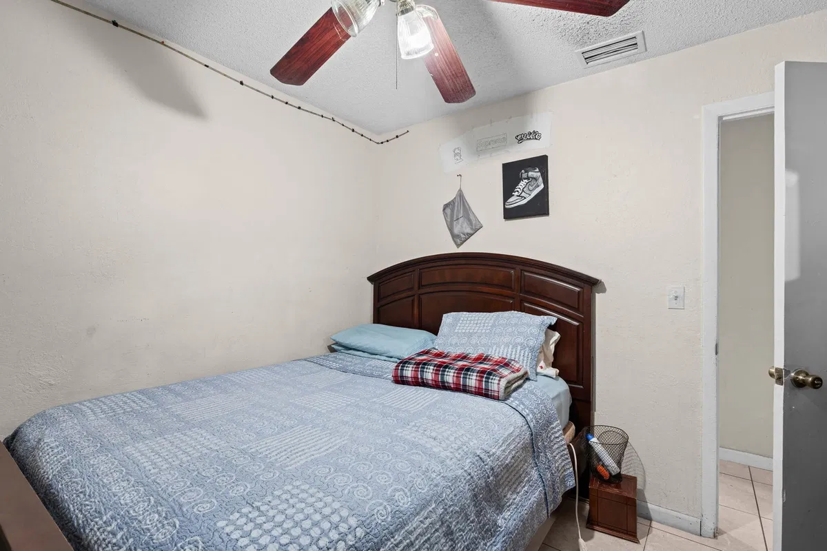 Residence photo 22