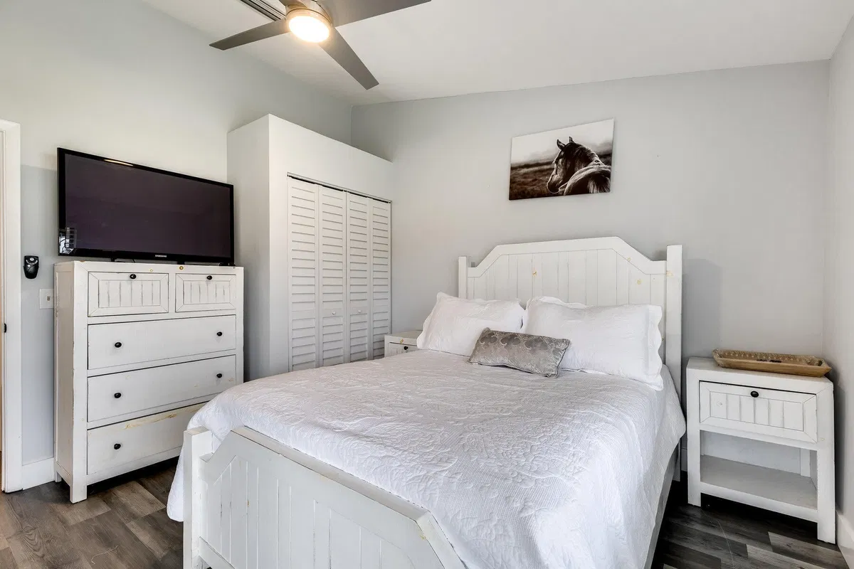  Unit 19 photo 25