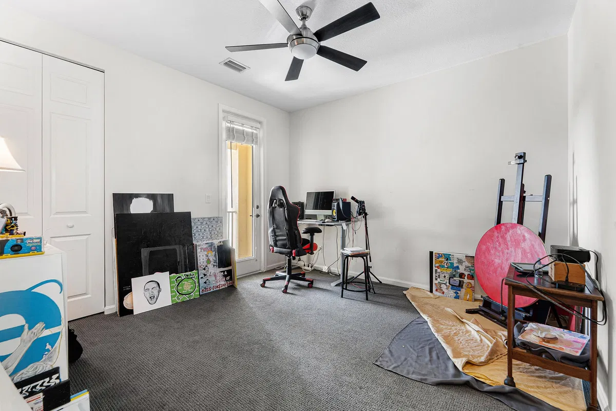  Residence photo 16