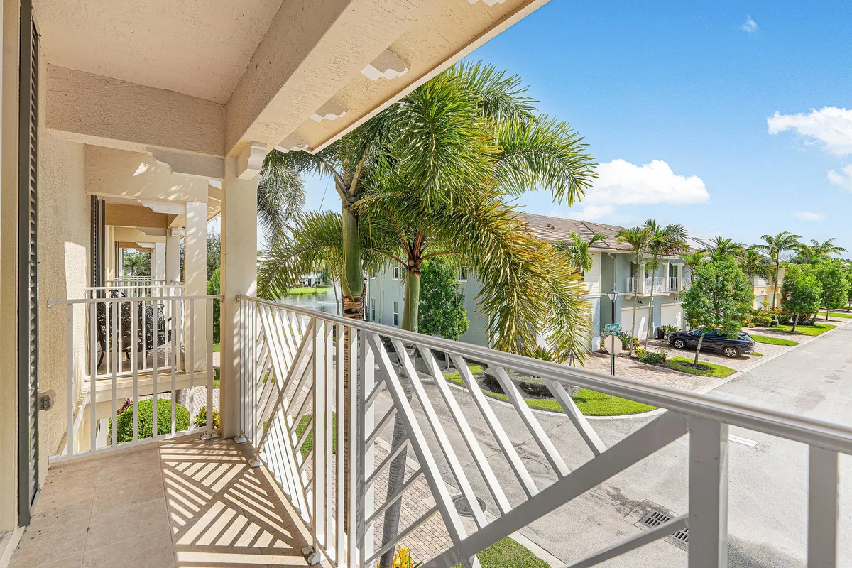  Residence photo 25