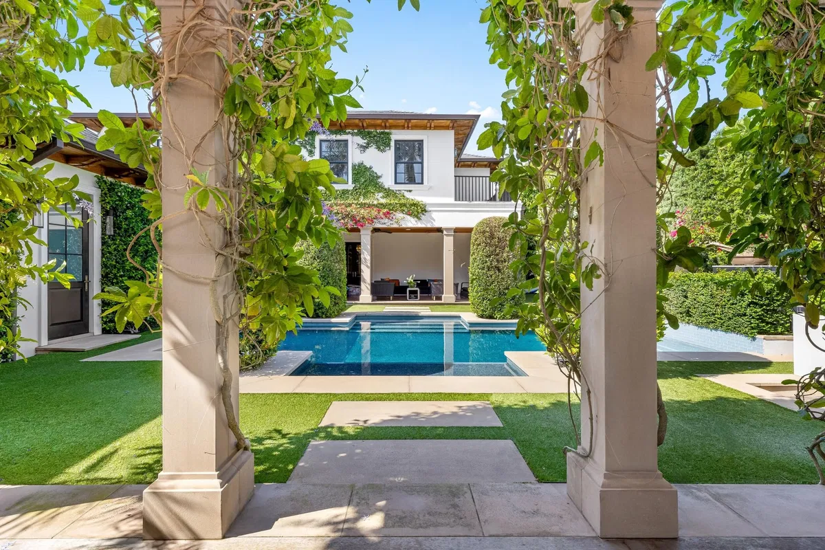 North End Palm Beach Residence photo 52