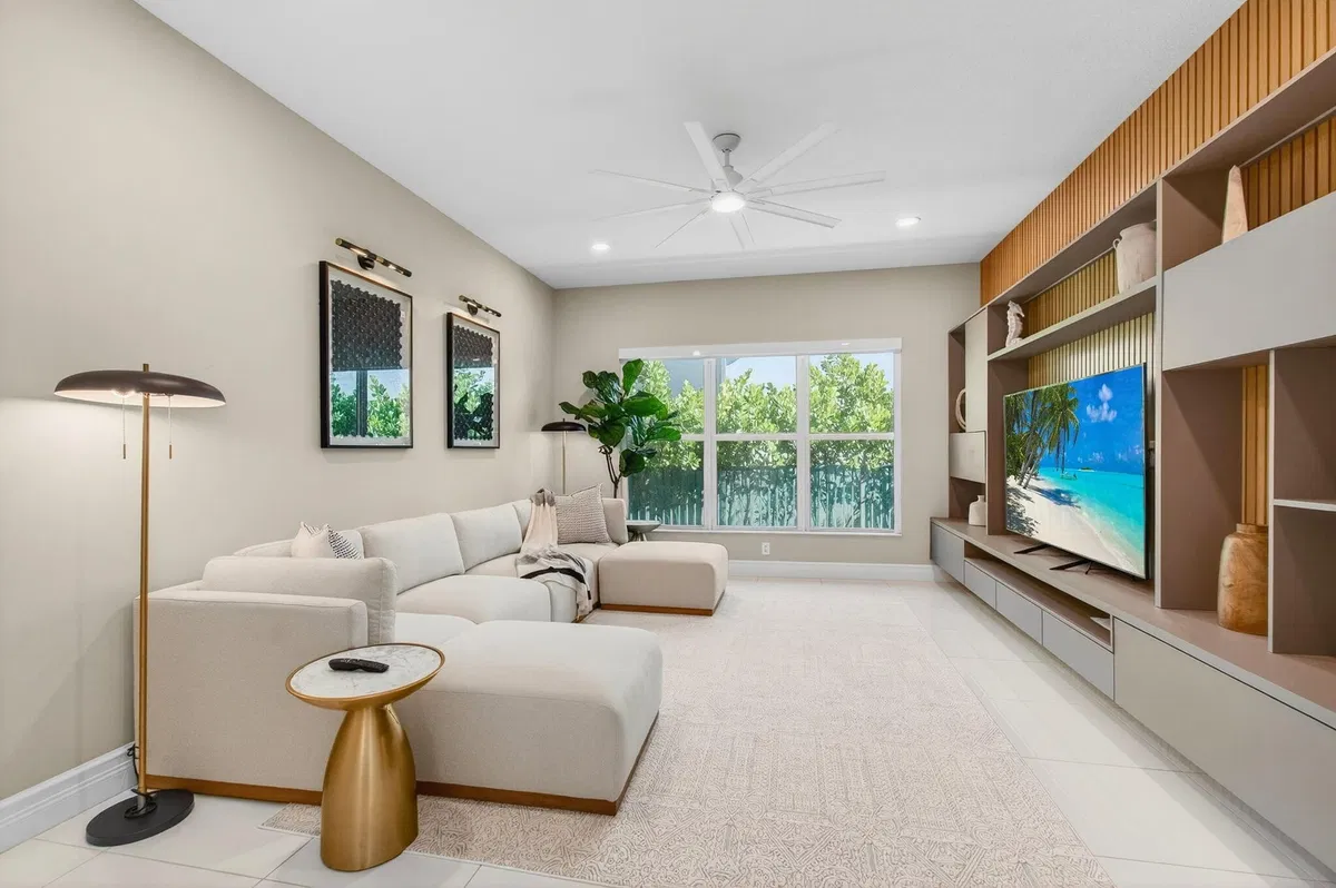 Residence photo 4