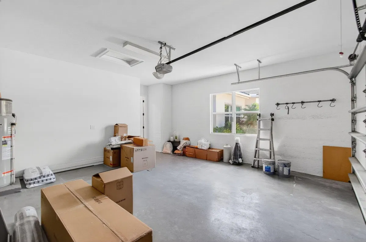 Residence photo 43