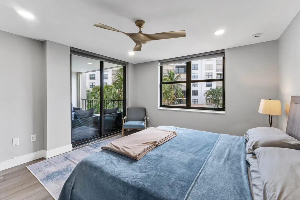 South Palm Beach Unit 304 photo 16