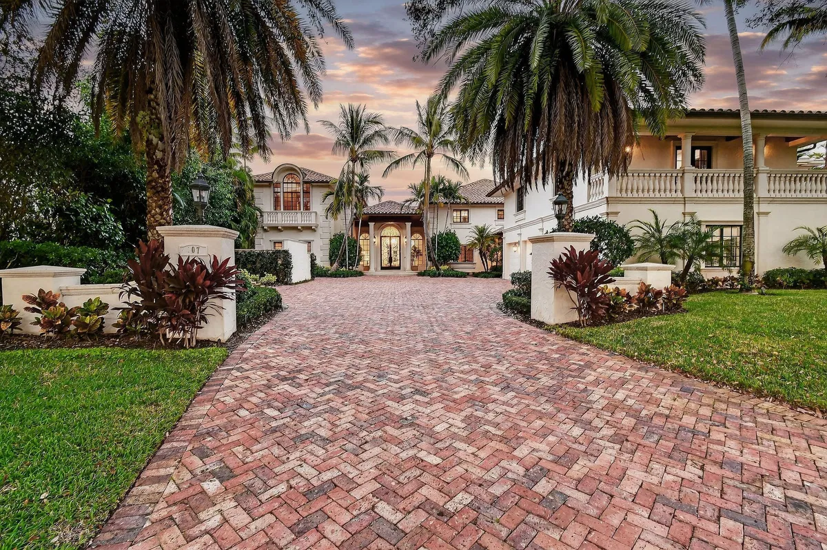 Admirals Cove Residence